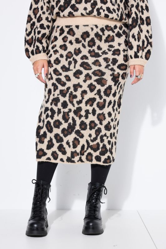 Пола с леопардов принт