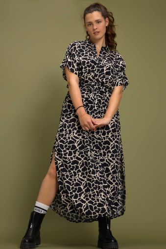 Maxi dress, shirt collar, half sleeves 