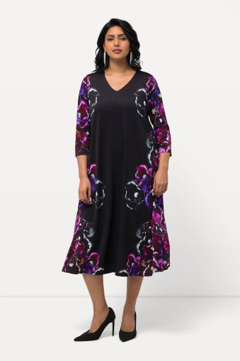 Floral Motif 3/4 Sleeve Slinky Dress