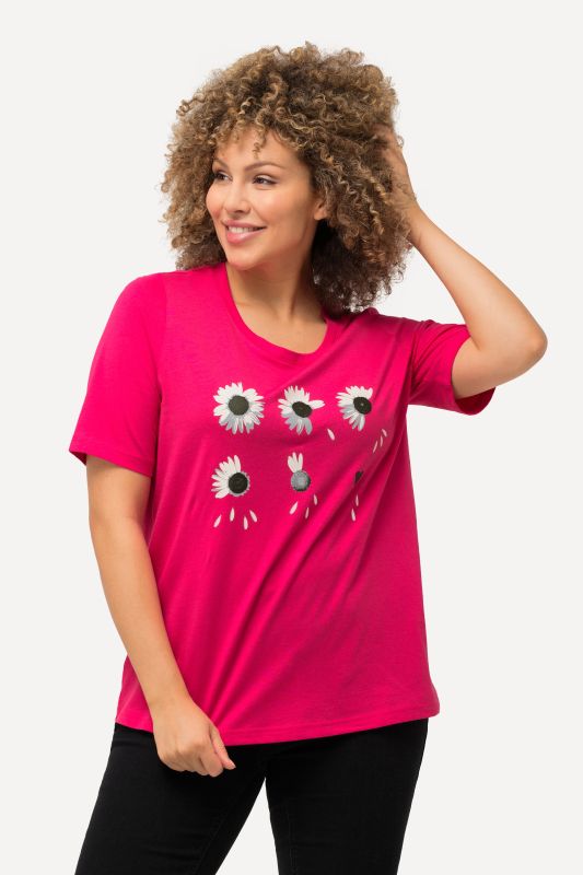 Loves Me Short Sleeve Graphic Tee