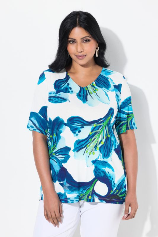 Iris Short Sleeve V-Neck Tee