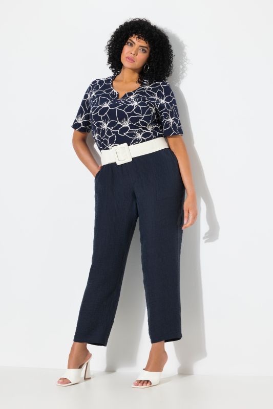 Панталон с акценти на материята