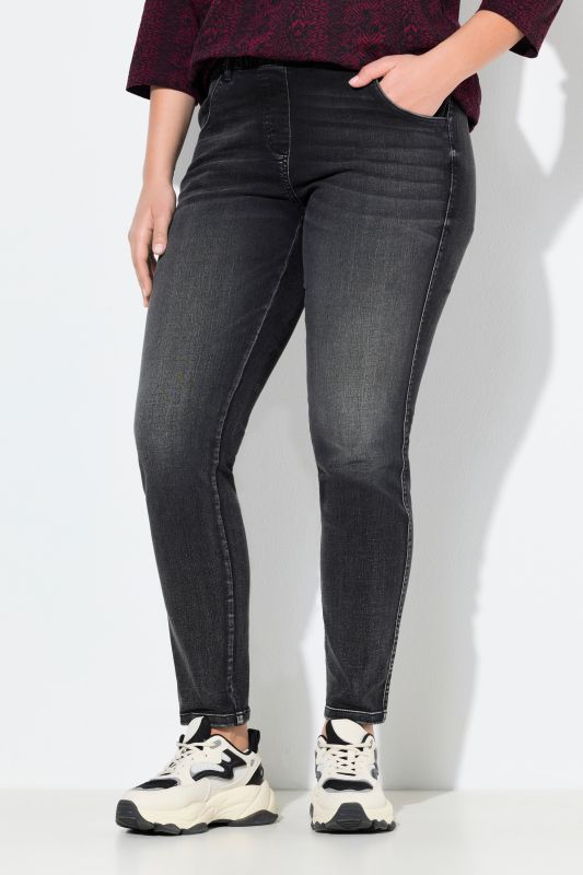 Дънки с пран ефект и винтидж визия