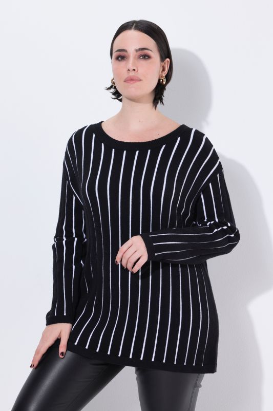 Пуловер с райета