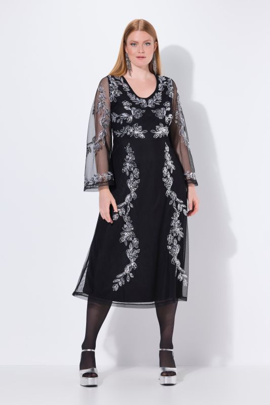 Рокля с пайети и флорална дантела