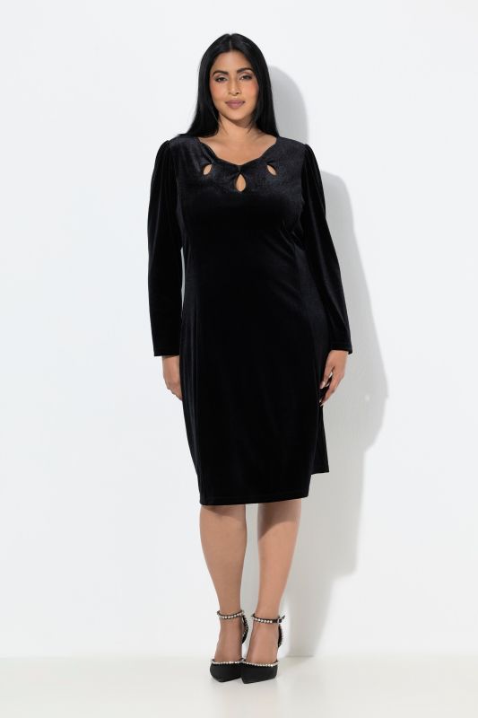 Рокля елегантна с изрязани акценти