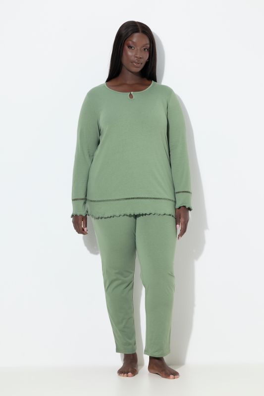 Пижама с дантелени детайли