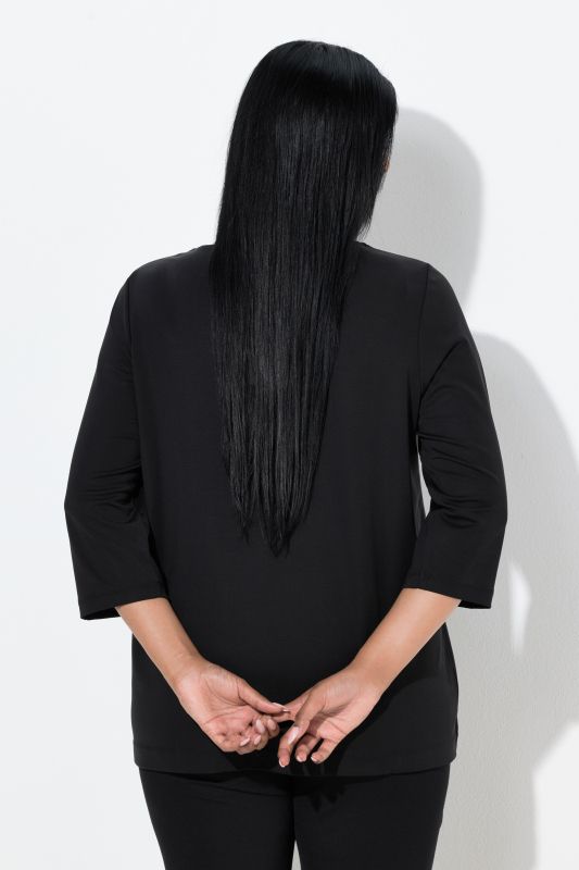 Тениска с бляскави камъчета