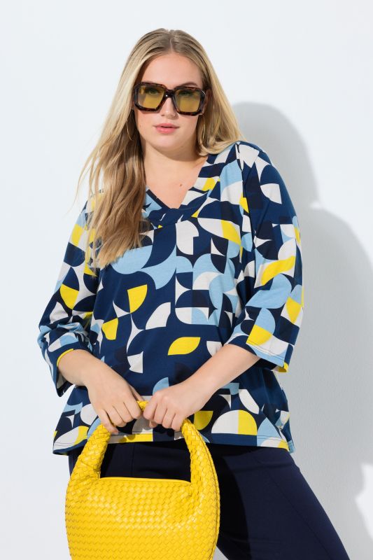 Geometric Print 3/4 Sleeve V-Neck Tee