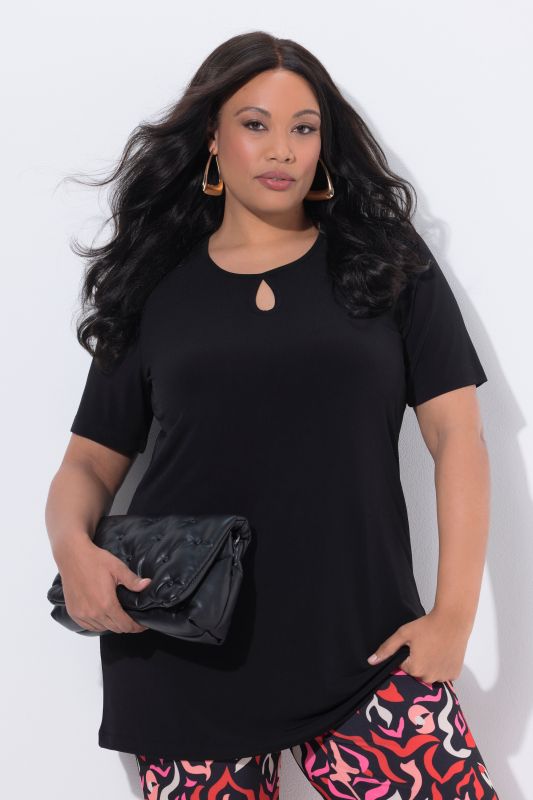 Туника с кръгло деколте с отвор