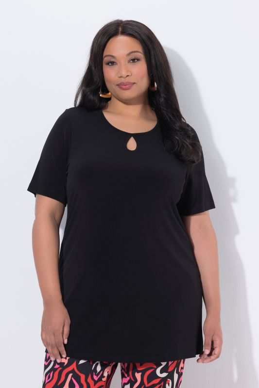 Туника с кръгло деколте с отвор