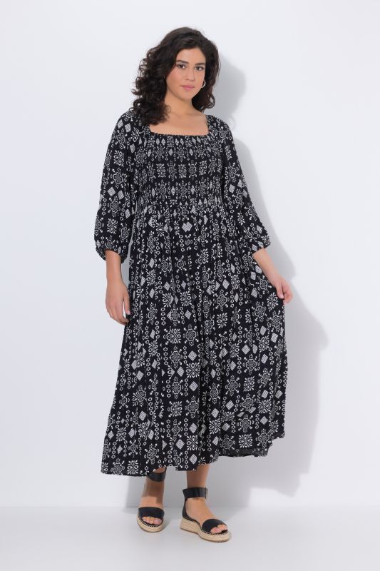 Midi A-line dress with square neckline and 3/4 sleeves