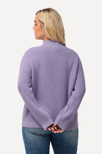 Пуловер с цип на яката