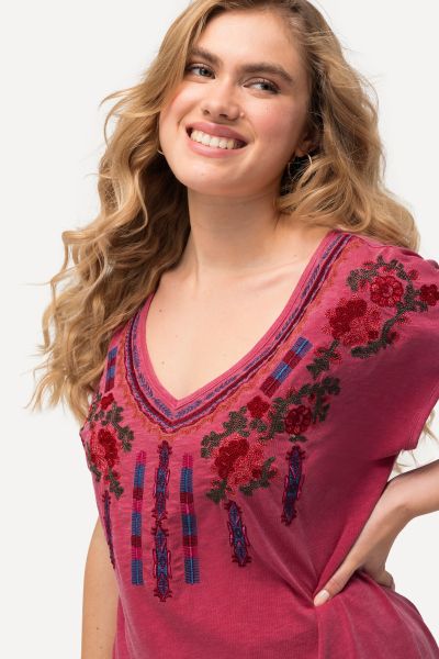 Embroidered Cap Sleeve V-Neck Tee