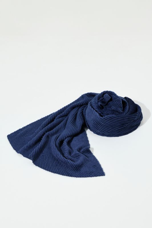 Ribbed Chenille Scarf