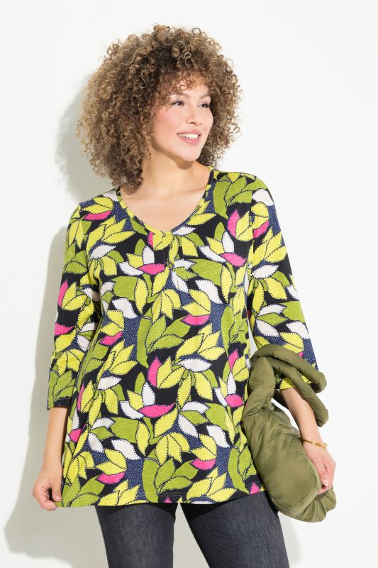 3/4 Sleeve V-Neck Leaf Print Tee