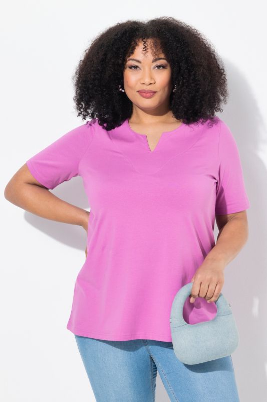 Essential Notch Neck Stretch Tee