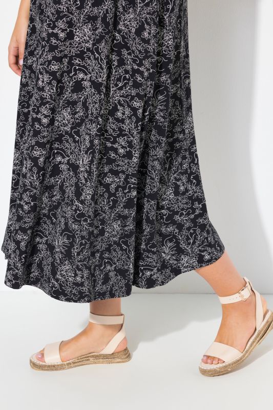 Sleeveless Vinework Stretch Fit Dress