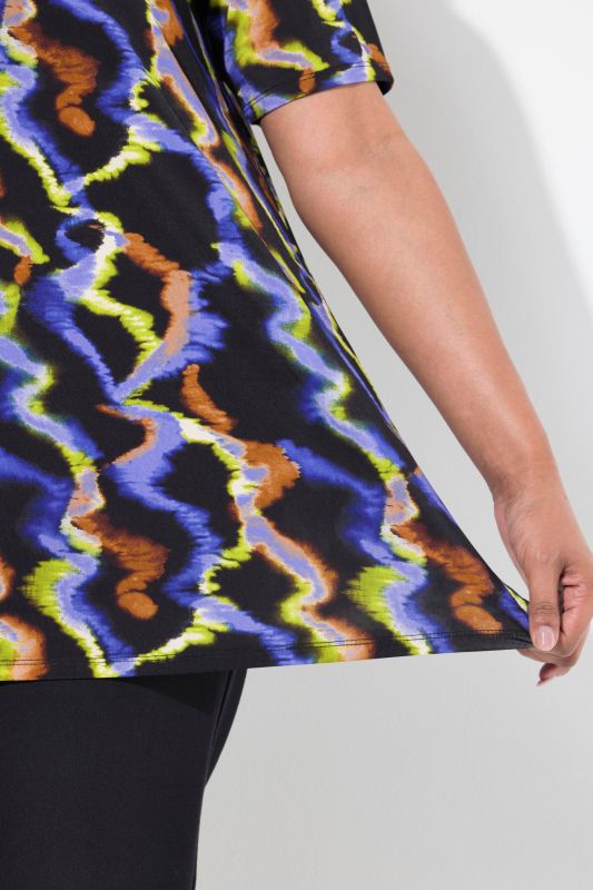 Colorful Short Sleeve V-Neck Slinky Top