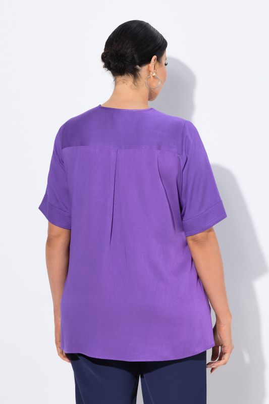 Quilted Placket Round Neck Short Sleeve Blouse
