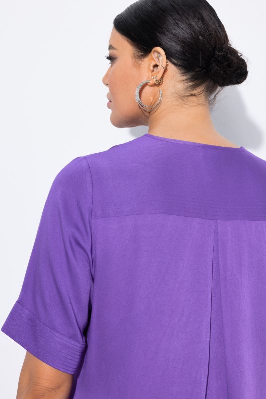 Quilted Placket Round Neck Short Sleeve Blouse