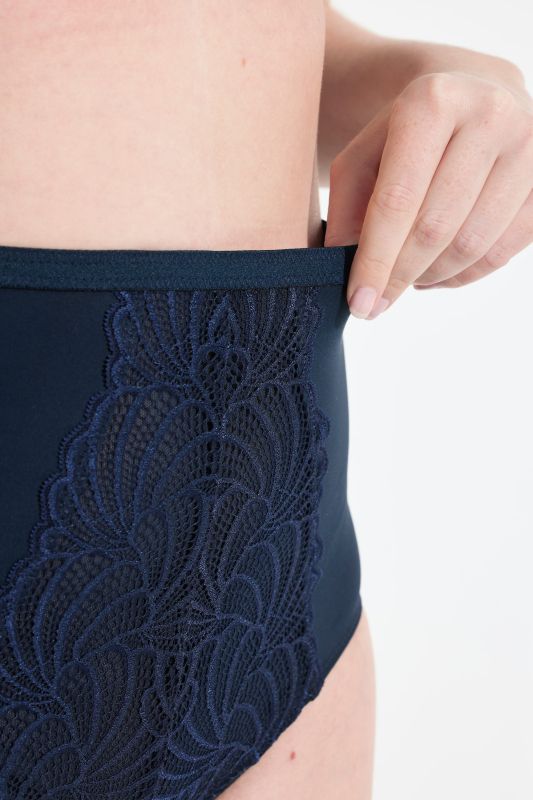 Lace Panel Shaping Maxi Brief