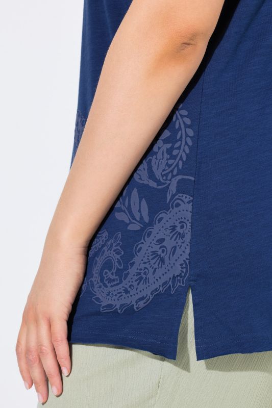 Textured Paisley Motif Cap Sleeve Tee
