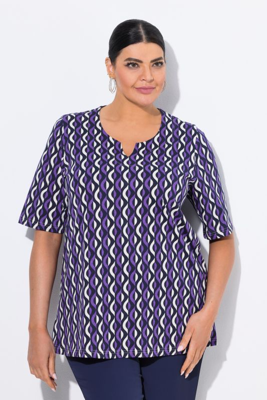 Geometric Print Short Sleeve Split Neck Tee