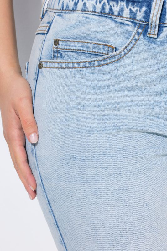 Slim Leg Stretch Fit Jeans