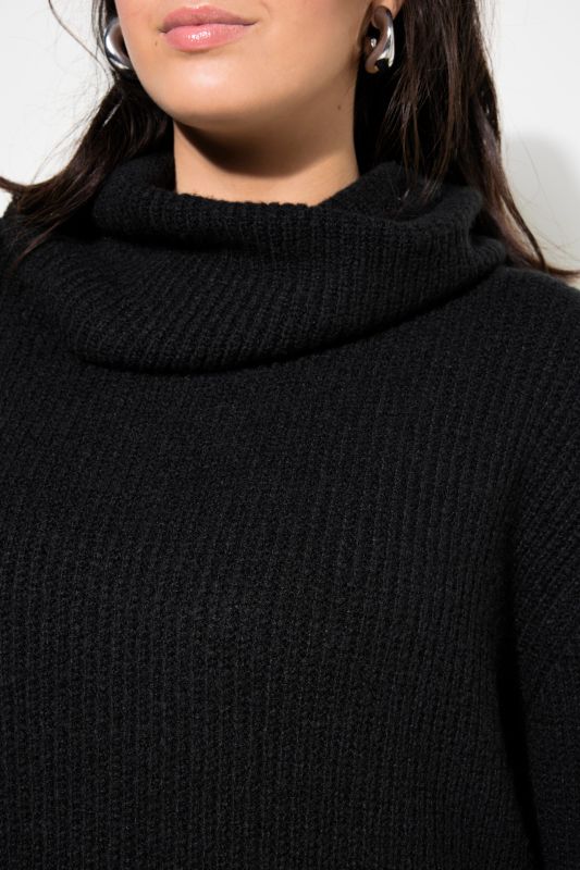 Long Cut Turtleneck Sweater