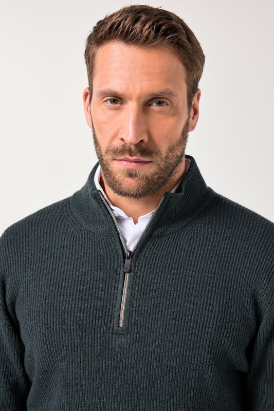 Knitted half-zip
