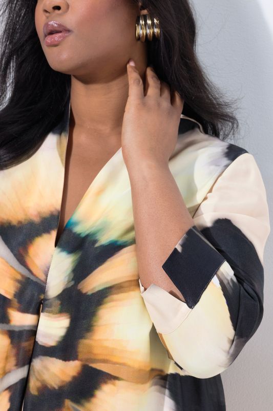 Floral Motif 3/4 Sleeve Satin Tunic