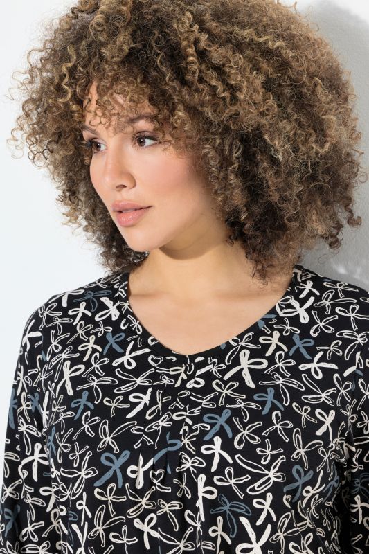 Ribbon Print 3/4 Sleeve Asymmetric Tee