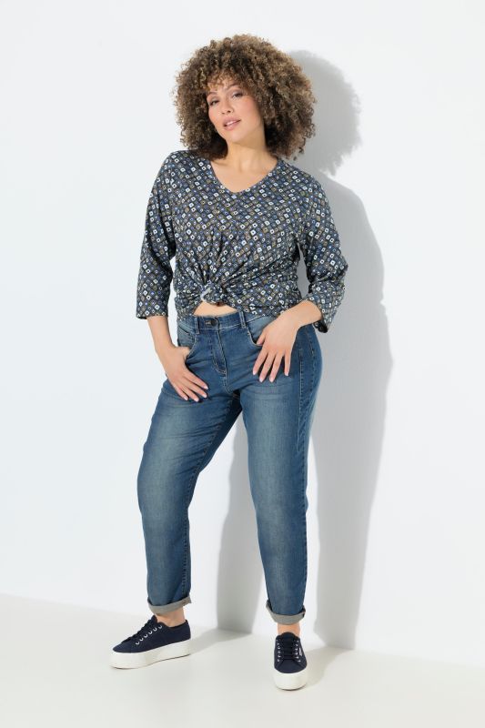Decorative Seam Stretch Fit Boyfriend Jeans
