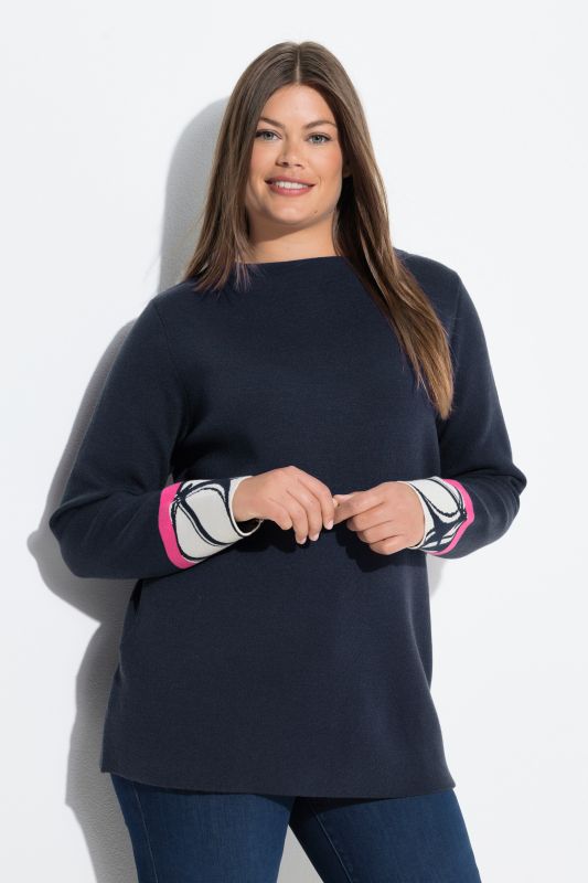 Пуловер с акцент на ръкавите