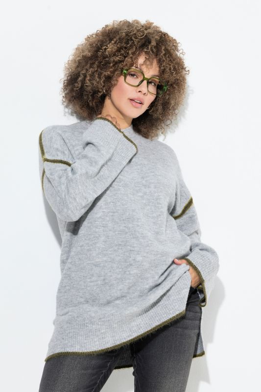 Пуловер с декоративни шевове