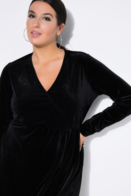 Рокля с А - линия на силуета