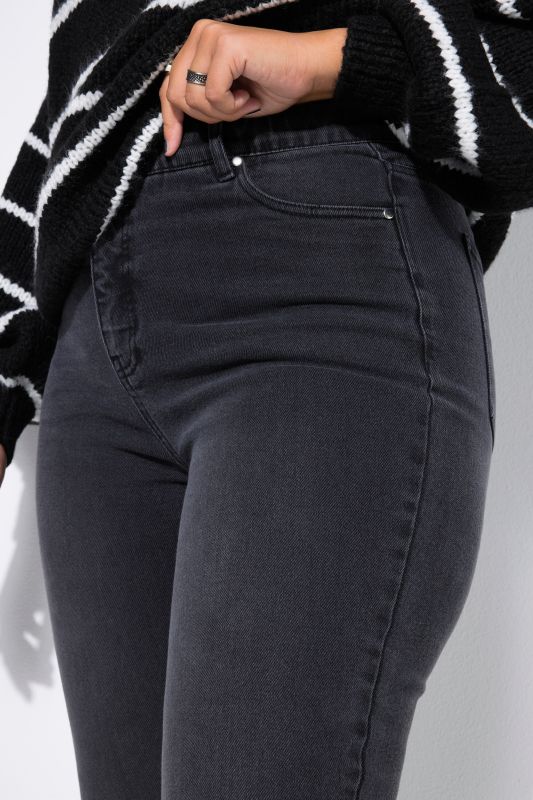 Stretch Fit Mom Jeans