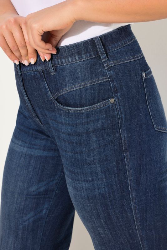 Bootcut Stretch Fit Jeans
