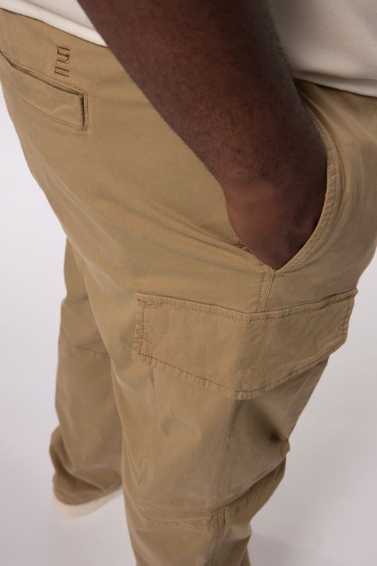 STHUGE cargo pants, stomach fit