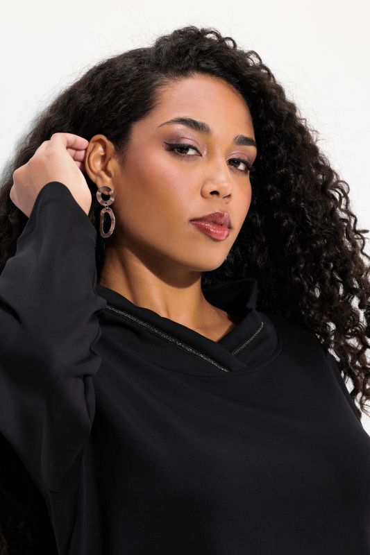 Decorative Chain Collar Sweatshirt