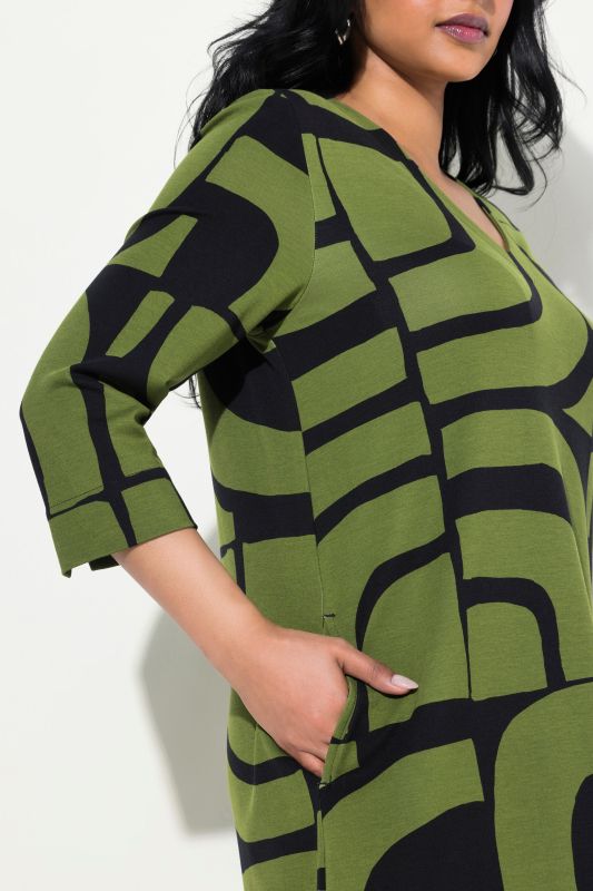 Рокля с геометричен принт