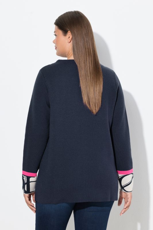 Пуловер с акцент на ръкавите