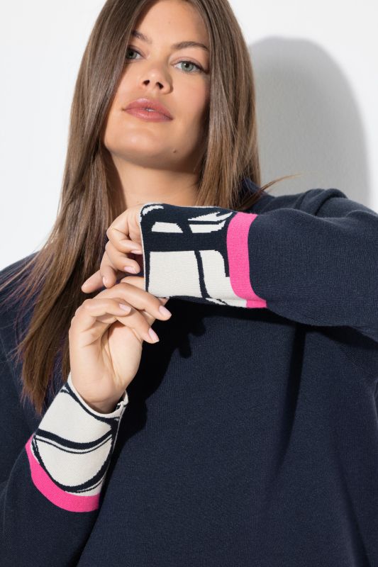 Пуловер с акцент на ръкавите