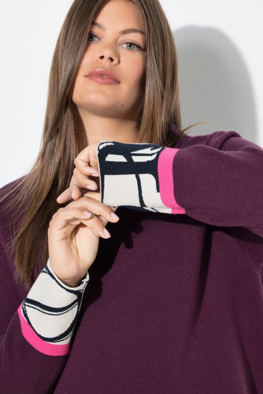 Пуловер с акцент на ръкавите