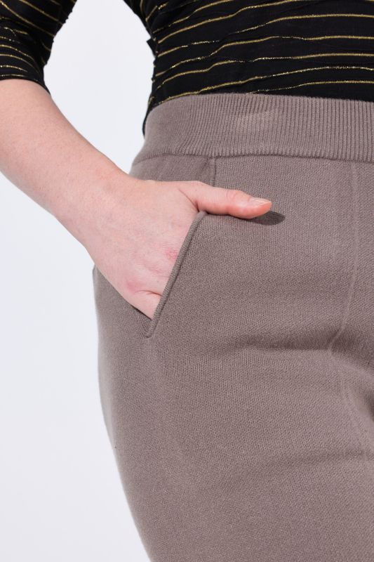 Панталон с права кройка