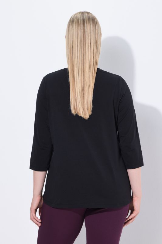 Тениска с лого от камъчета