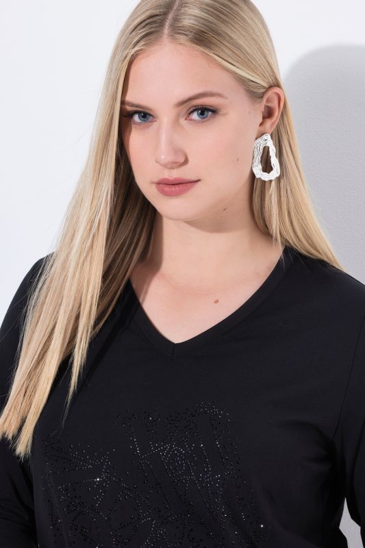 Тениска с лого от камъчета