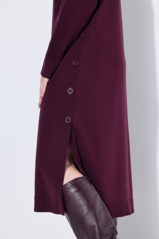 Рокля с V - образно деколте