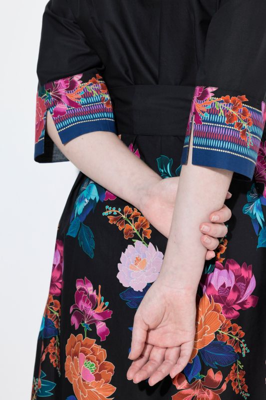 Рокля с копчета и цветя